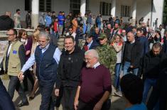 Minister Vulin and EU Commissioner Stylianides visit Obrenovac temporary reception centre