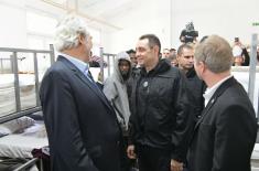 Minister Vulin and EU Commissioner Stylianides visit Obrenovac temporary reception centre