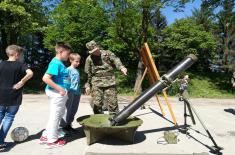 Display of Arms and Military Equipment Attracted a Great Number of Citizens