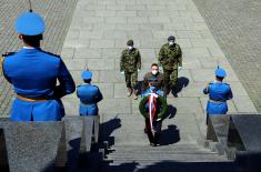 The Minister of Defence laid a wreath at the Monument to the Unknown Hero on the occasion of the Serbian Armed Forces Day