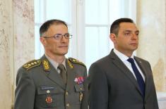 Minister Vulin: Ministry of Defence and Serbian Armed Forces take care of their members