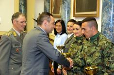Министар Вулин: Војска развија такмичарски дух