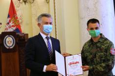 Ministar Vulin: Srbija je beskrajno ponosna na pripadnike Ministarstva odbrane i Vojske Srbije
