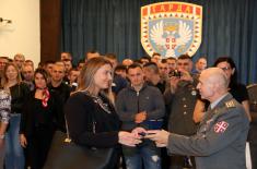 Badges and Certificates of Appreciation of the Fatherland to short-term volunteers