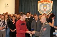 Badges and Certificates of Appreciation of the Fatherland to short-term volunteers