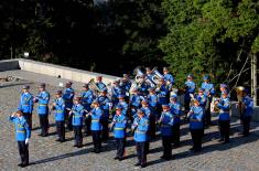 President of the Democratic Republic of Congo lays wreath at the Monument to the Unknown Hero