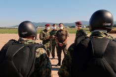 A paratrooper’s beret for Minister Vulin