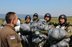 A paratrooper’s beret for Minister Vulin