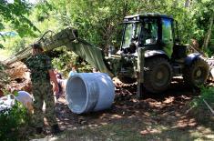 Захваљујући Војсци Србије живот се враћа у прокупачка села 