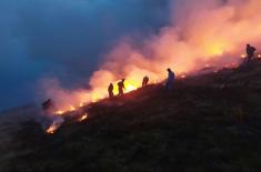 The Serbian Armed Forces helping to put out fires in the municipality of Trgovište