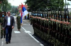 Председник Вучић у Сремској Митровици: Највећа наруџбина Војске Србије од домаће одбрамбене индустрије