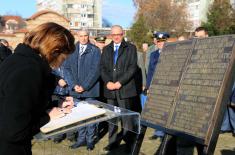 Ministers of Defense of Serbia and France pay tribute to the warriors from the Macedonian Front