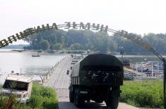 Dismantling the pontoon bridge on Lido