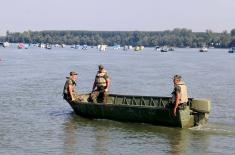 Dismantling the pontoon bridge on Lido