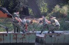 Dismantling the pontoon bridge on Lido