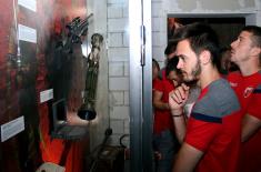 Red Star footballers visit ‘Defence 78’ exhibition  