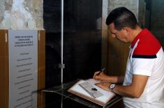 Red Star footballers visit ‘Defence 78’ exhibition  