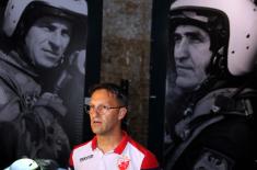 Red Star footballers visit ‘Defence 78’ exhibition  