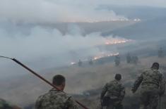 Vojska Srbije pomaže u gašenju požara u opštini Trgovište
