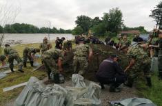 The Serbian Armed Forces Help in Defence against Flood 