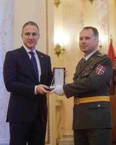 Minister Stefanović presents decorations to members of Ministry of Defence and Serbian Armed Forces