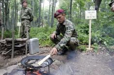 Министар Вулин на обуци извиђача Копнене војске 