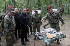 Ministar Vulin na obuci izviđača Kopnene vojske 