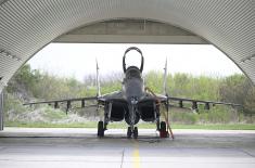 President Vučić visits fighter aviation unit on standby in Batajnica