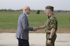 President Vučić visits fighter aviation unit on standby in Batajnica