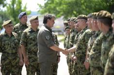 Министар Гашић обишао кадете и припаднике Војске Србије у Зајечару 