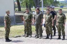 Министар Гашић обишао кадете и припаднике Војске Србије у Зајечару 