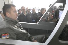 Председник Вучић обишао новонабављена средства наоружања и војне опреме за Војску Србије