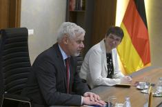 Састанак министра Вучевића са изаслаником Министарства спољних послова СР Немачке за Југоисточну Европу, Турску, ОЕБС и Савет Европе Рајфенштулом