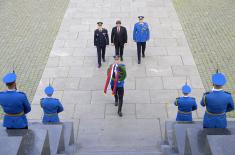 Ministar Gašić položio venac na Avali povodom Dana Vojske Srbije