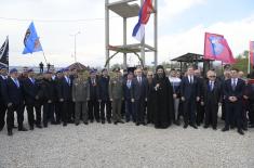 Министар Вучевић присуствовао откривању спомен-плоча новим косовским јунацима у храму у Нишу
