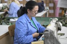 Министар Гашић посетио компанију „Јумко“ у Врању