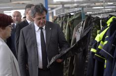 Министар Гашић посетио компанију „Јумко“ у Врању