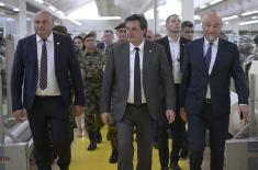 Министар Гашић посетио компанију „Јумко“ у Врању