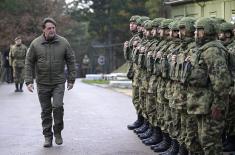 Ministar Gašić drugog dana Božića obišao pripadnike Vojske Srbije u Kopnenoj zoni bezbednosti