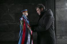 Ministar Gašić položio venac na Spomenik na Avali povodom Dana državnosti
