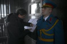 Ministar Gašić položio venac na Spomenik na Avali povodom Dana državnosti