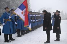 Ministar Gašić položio venac na Spomenik na Avali povodom Dana državnosti