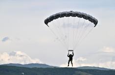 Minister Gašić visits 63rd Parachute Brigade
