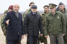 Presidents Vučić and Aliyev attend weapons and capabilities display of some of SAF units in Niš