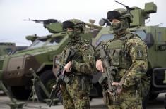 Председници Вучић и Токајев присуствовали приказу наоружања и војне опреме на војном аеродрому у Батајници