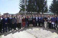 Minister Vučević attends ceremony to mark death anniversary of Košare fighter Ivan Vasojević in Sjenica 