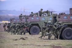 Presidents Vučić and Aliyev attend weapons and capabilities display of some of SAF units in Niš