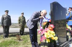 Minister Vučević attends ceremony to mark death anniversary of Košare fighter Ivan Vasojević in Sjenica 