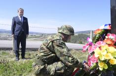 Minister Vučević attends ceremony to mark death anniversary of Košare fighter Ivan Vasojević in Sjenica 