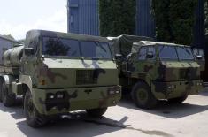 Министар одбране у компанији „Ресор“ у Гаџином Хану